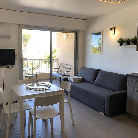 Holidays Hyères Szoba fotó