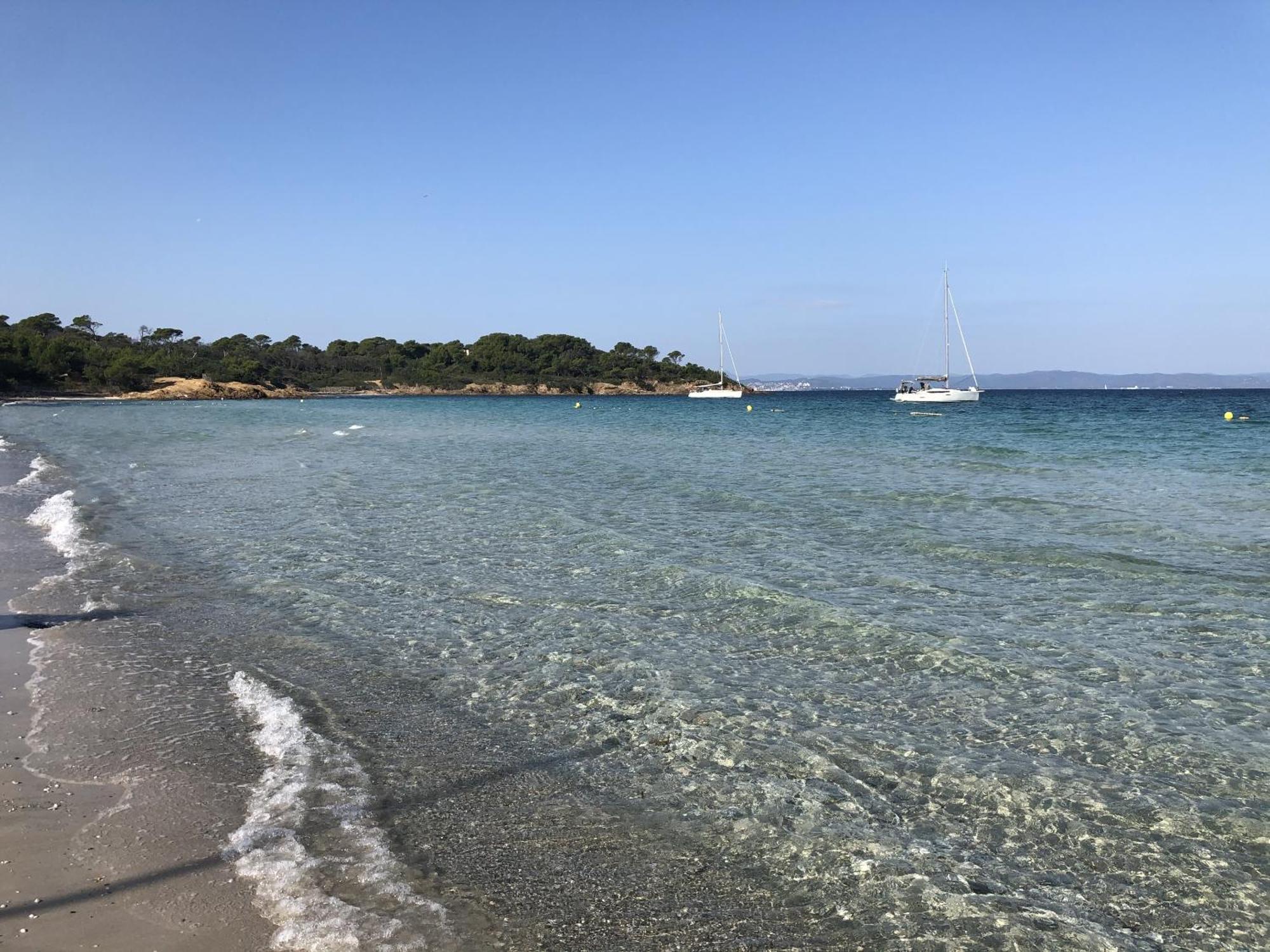 Holidays Hyères Szoba fotó